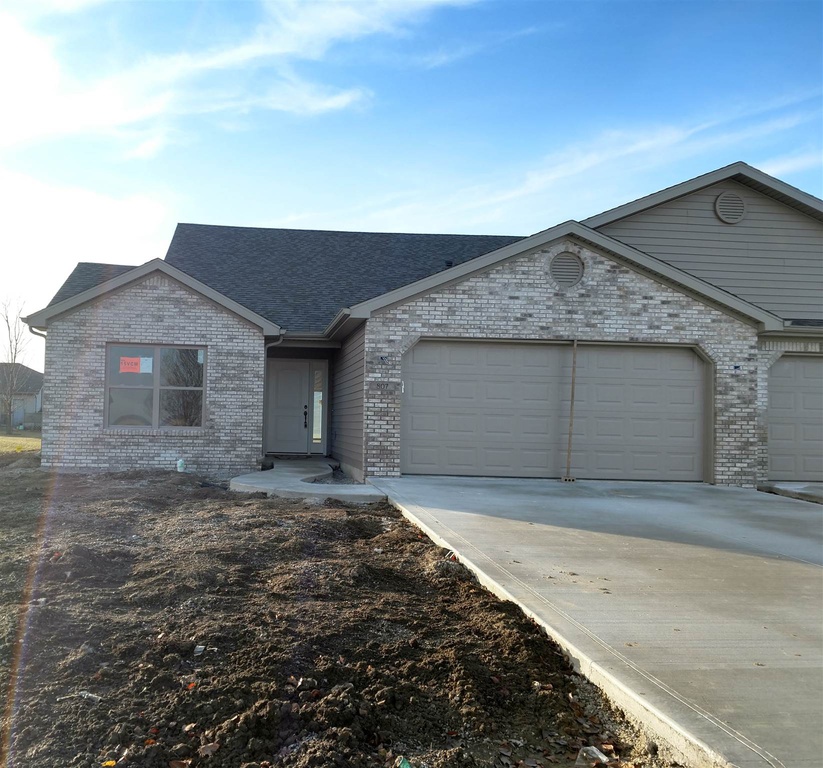 807 Heatherwood Lane, Ossian, Indiana
