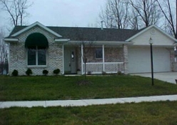 12 Courtyard Commons Place Hartford City, IN